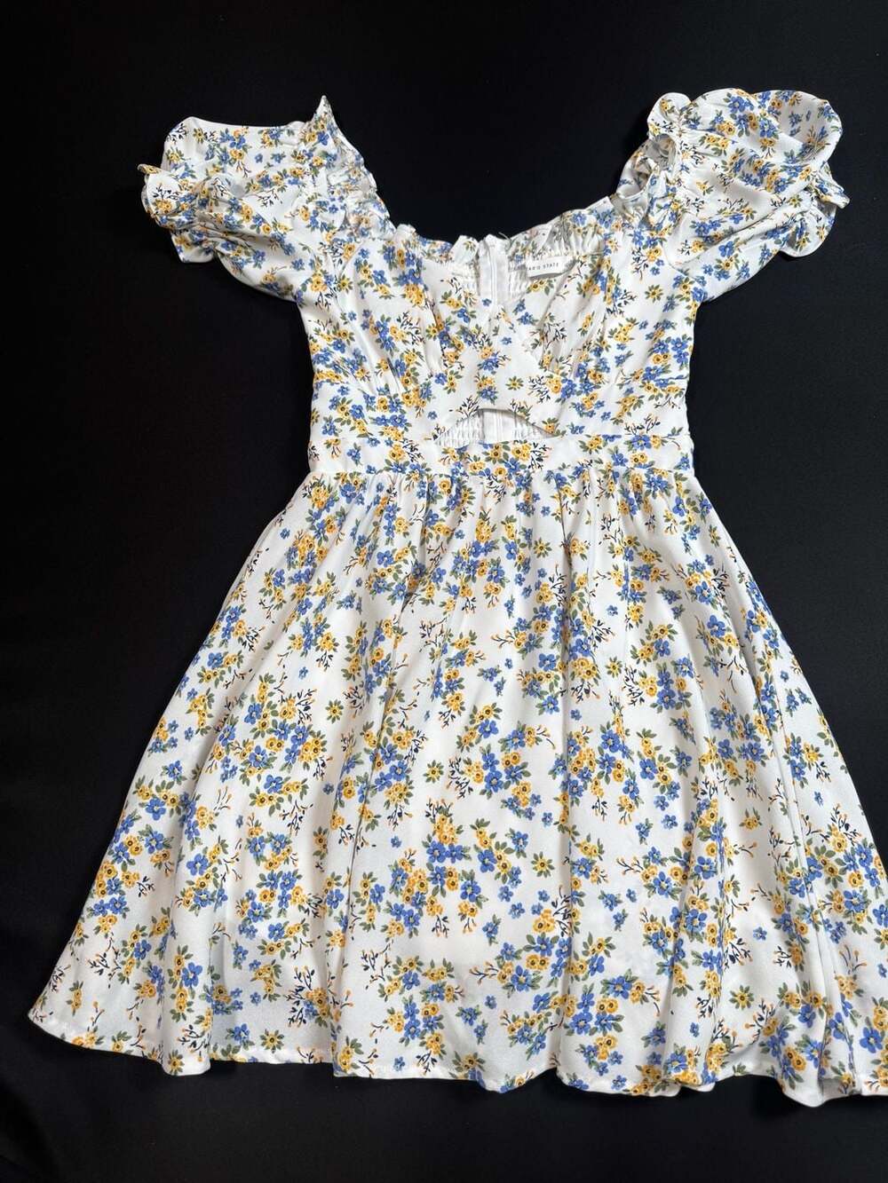 Altar'd State Evodie LL10 Ivory Multi Floral Print Smocked Puff Sleeve Dress